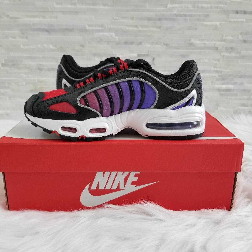 New NIKE Air Max Tailwind 4 Sneakers - Picture 3 of 6